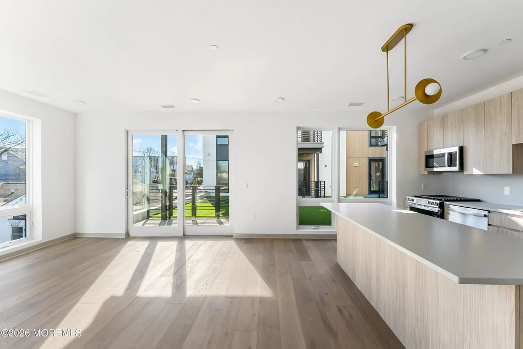 665 2nd Avenue 211, Long Branch
