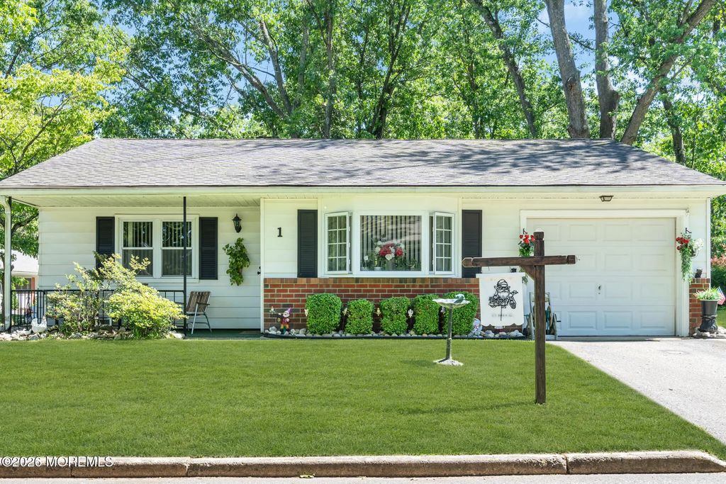 1 N Dakota Avenue, Whiting