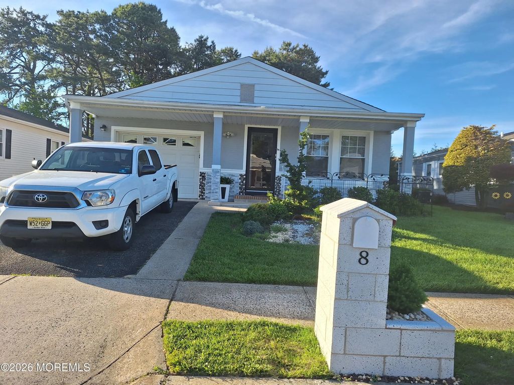 8 Speighstown Place, Toms River
