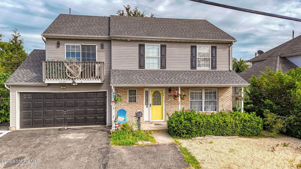 450 Beachway Avenue, Keansburg