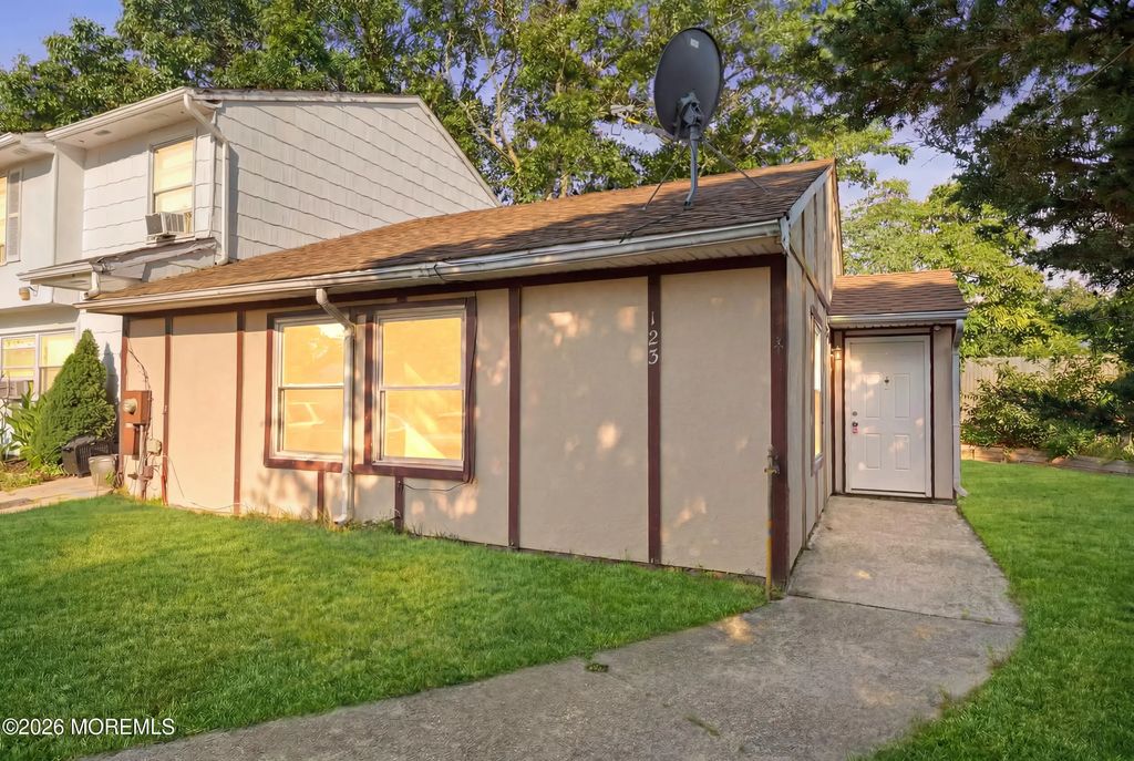 123 Lexington Boulevard, Barnegat