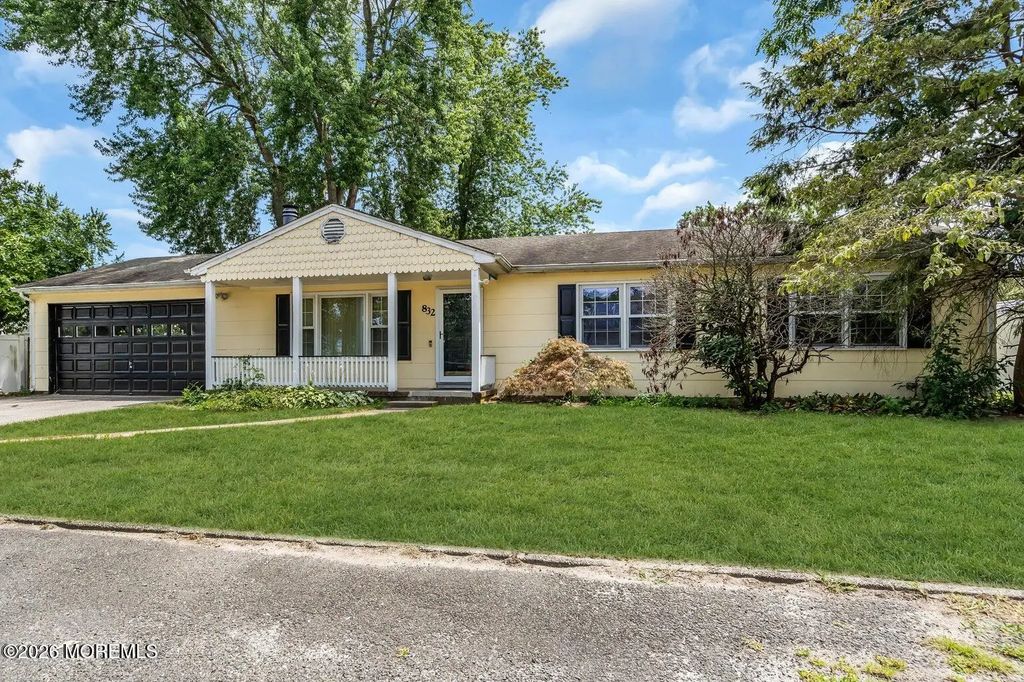 832 Seventh Avenue, Toms River