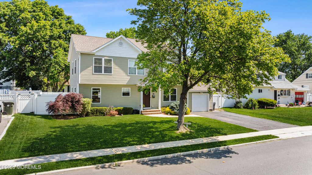 43 Nevada Drive, Hazlet