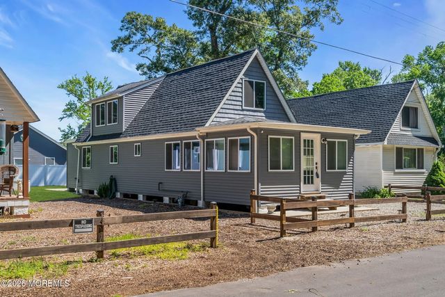 375 E Barnegat Avenue, Bayville