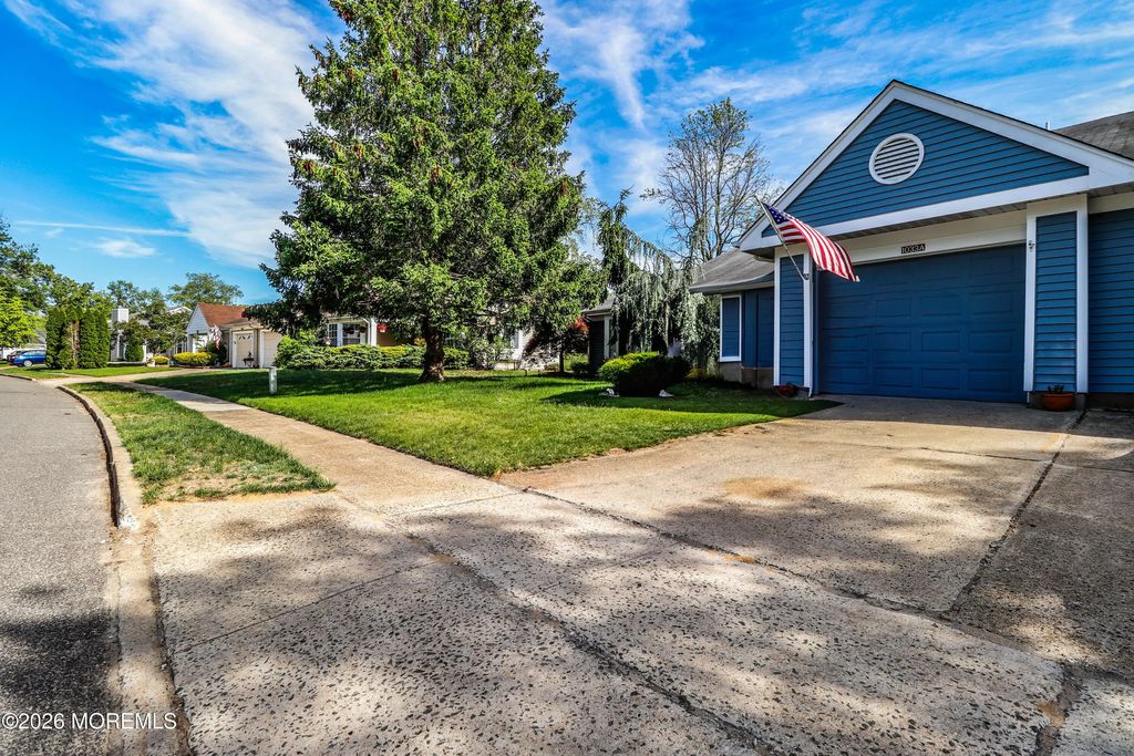 1033a Thornbury Lane, Manchester
