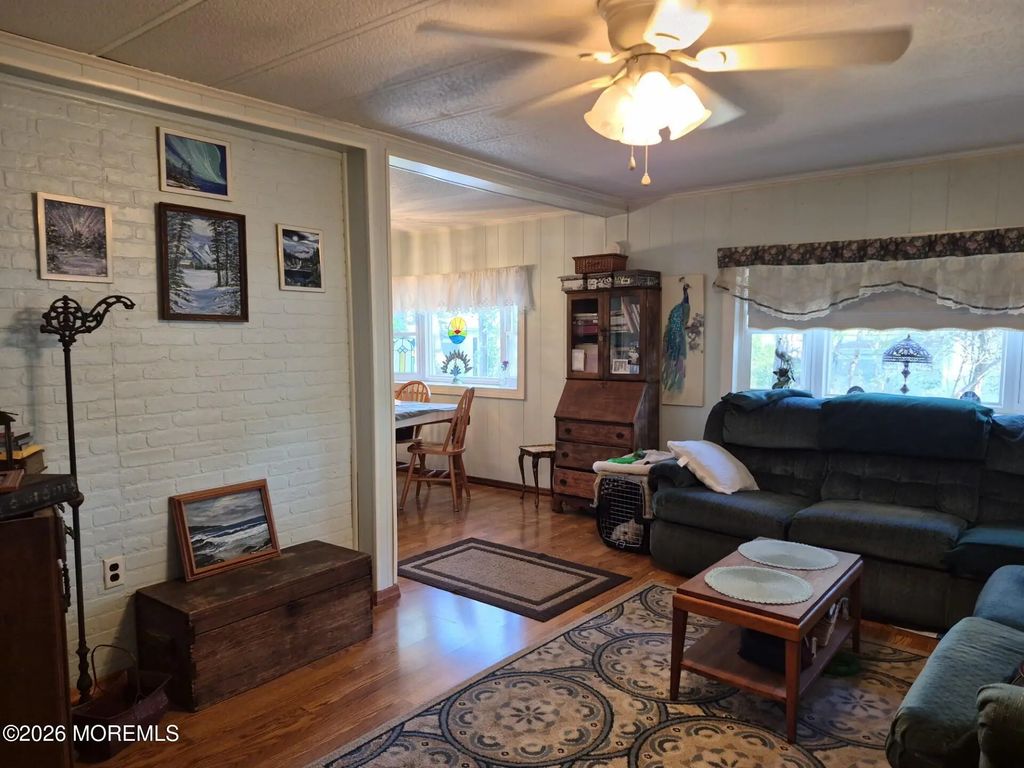 53 Panda Lane, Whiting