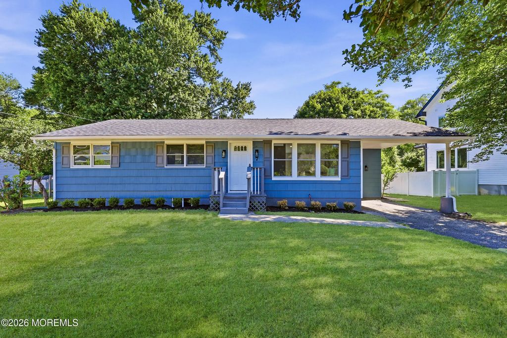 7 Cathedral Drive, Lakewood