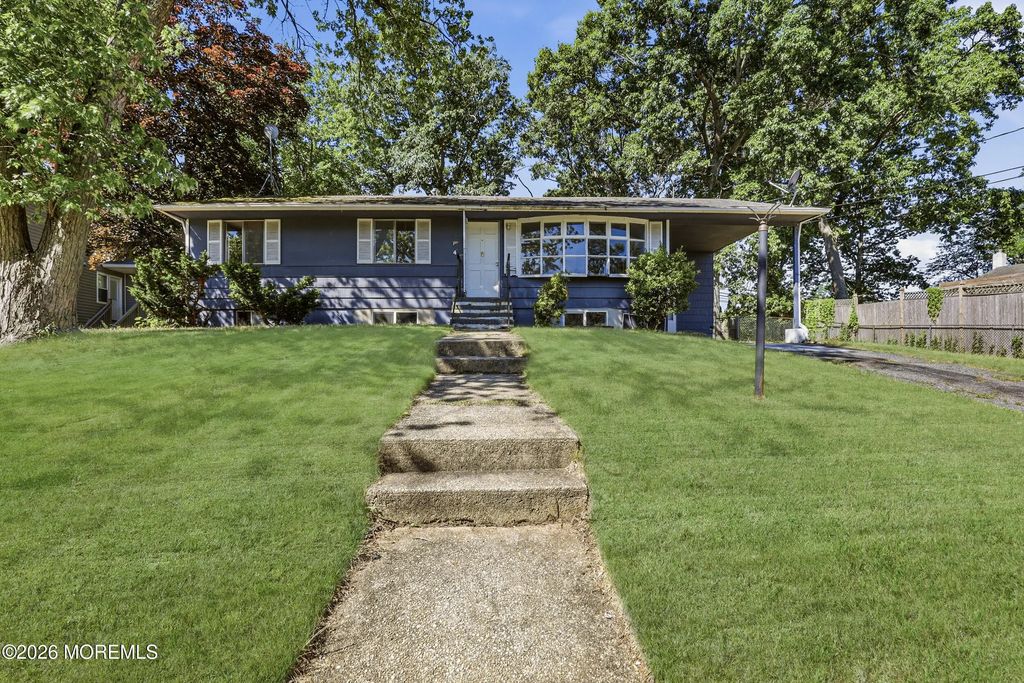 4 Cathedral Drive, Lakewood