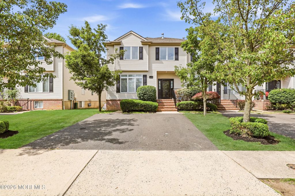 27 Windermere Street, Lakewood