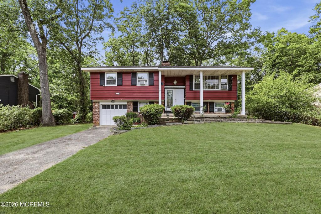37 Raymond Avenue, Toms River