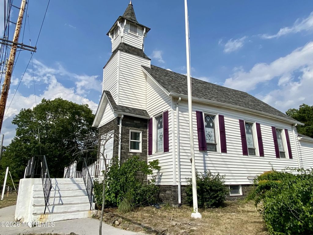 827 N Main Street, Lanoka Harbor