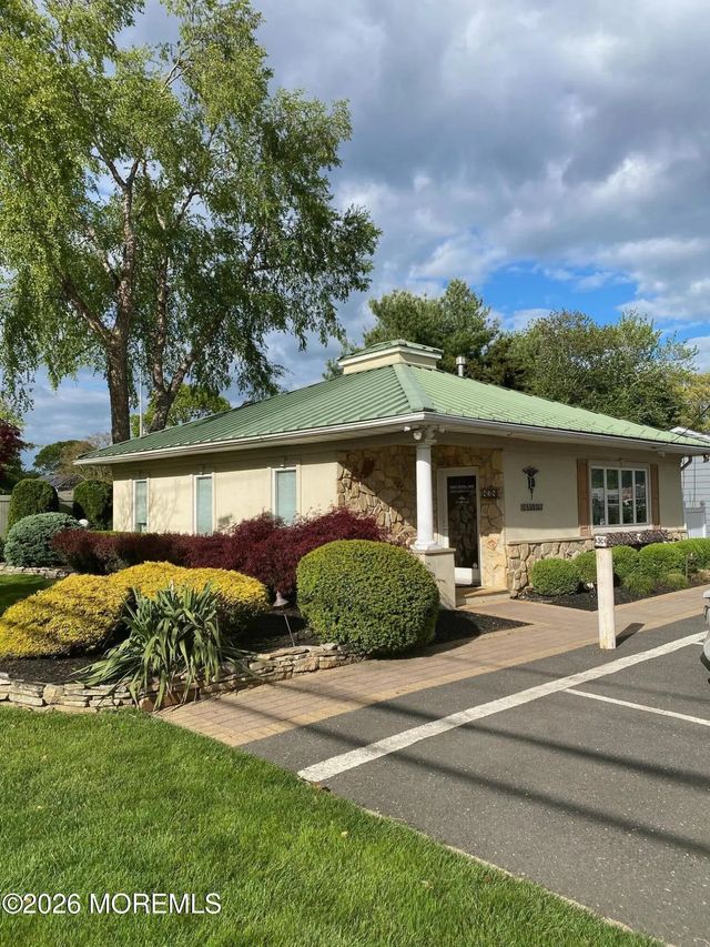 838 Beaver Dam Road, Point Pleasant