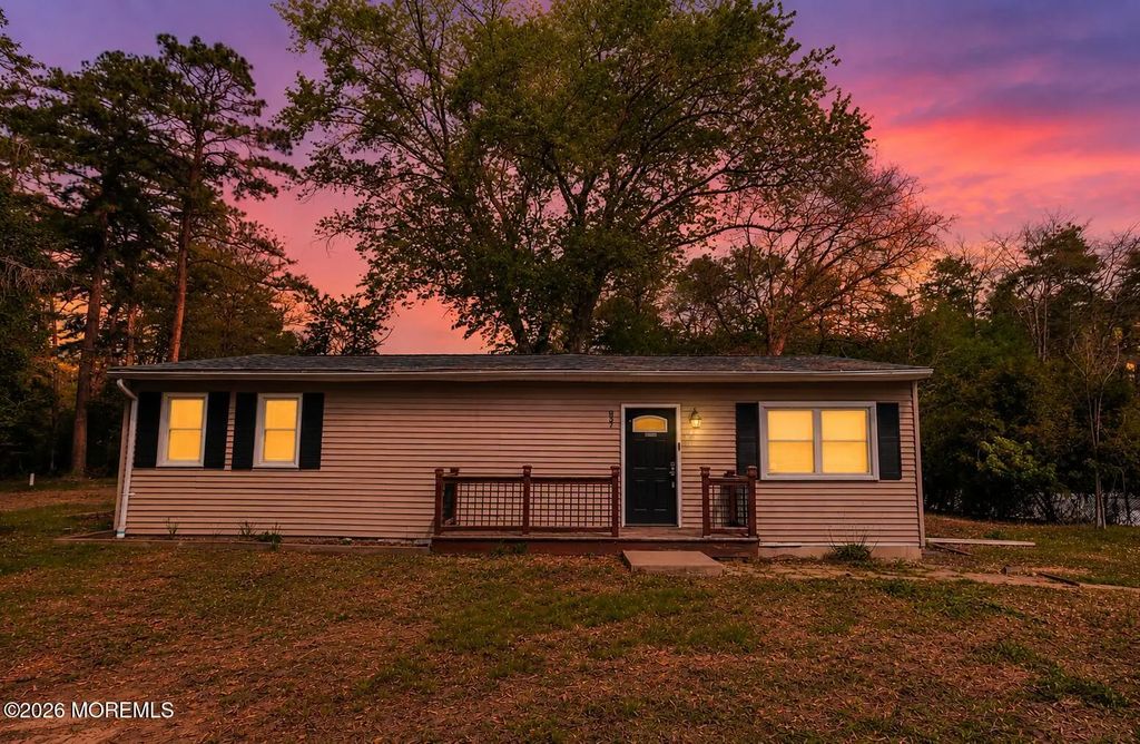 837 Forest Avenue, Browns Mills