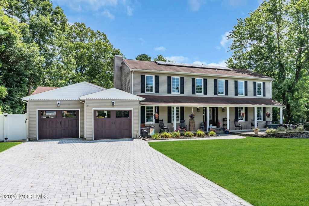 632 Meadow Run, Brick