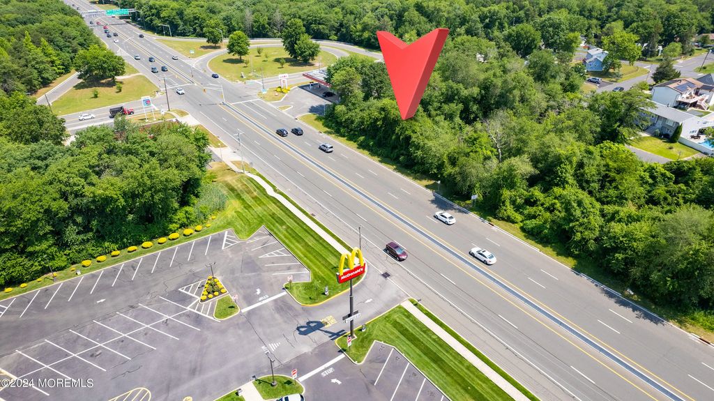 Rt 9 North, Howell
