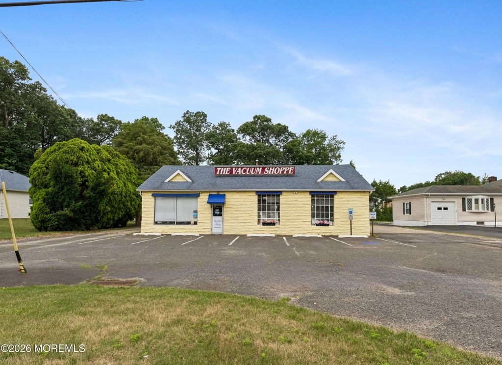 300 Us Highway 9, Freehold