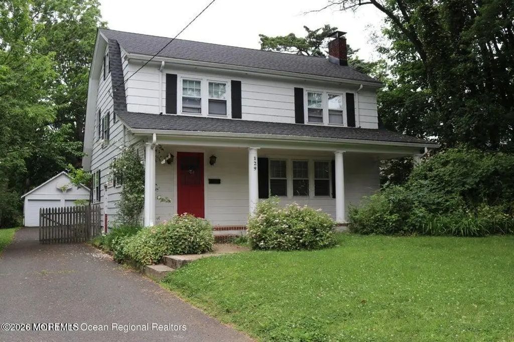 129 Rumson Road, Little Silver