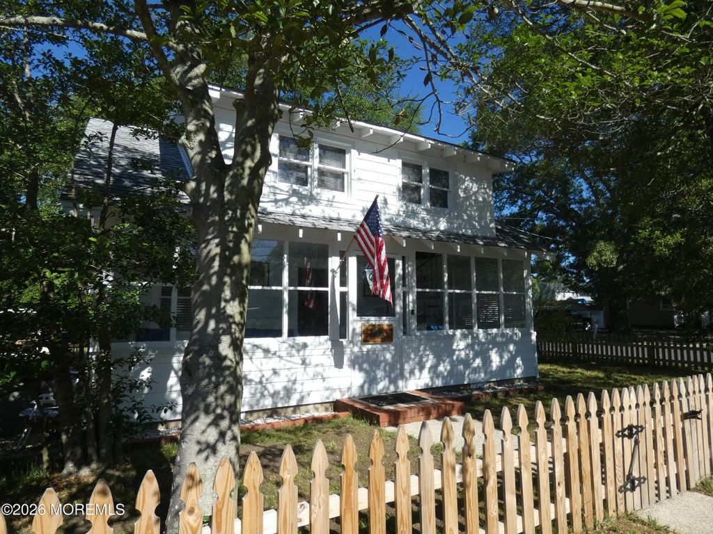 220 Garfield Avenue, Toms River