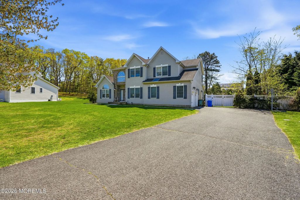 58 Georgetown Road, Eatontown