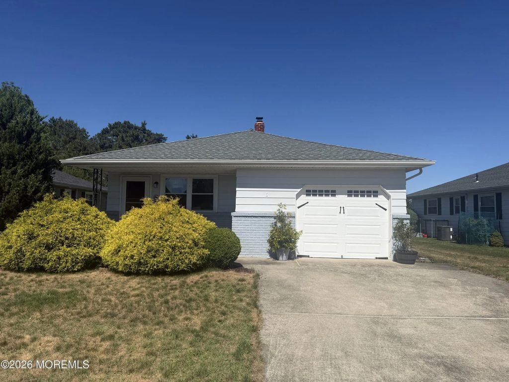 485 Saint Thomas Drive, Toms River