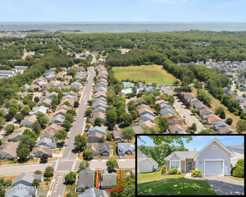 84 Chain Boulevard, Bayville
