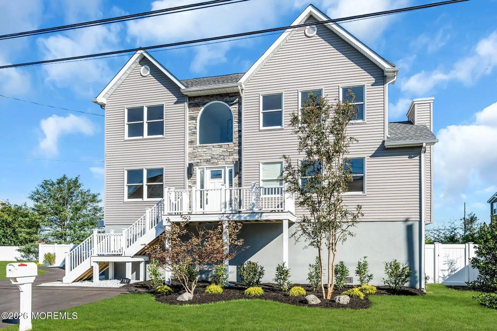 707 Prospect Avenue, Union Beach