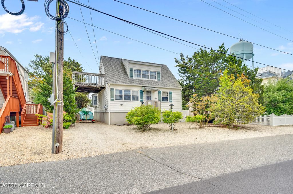 5603 Bayview Avenue, Long Beach Twp