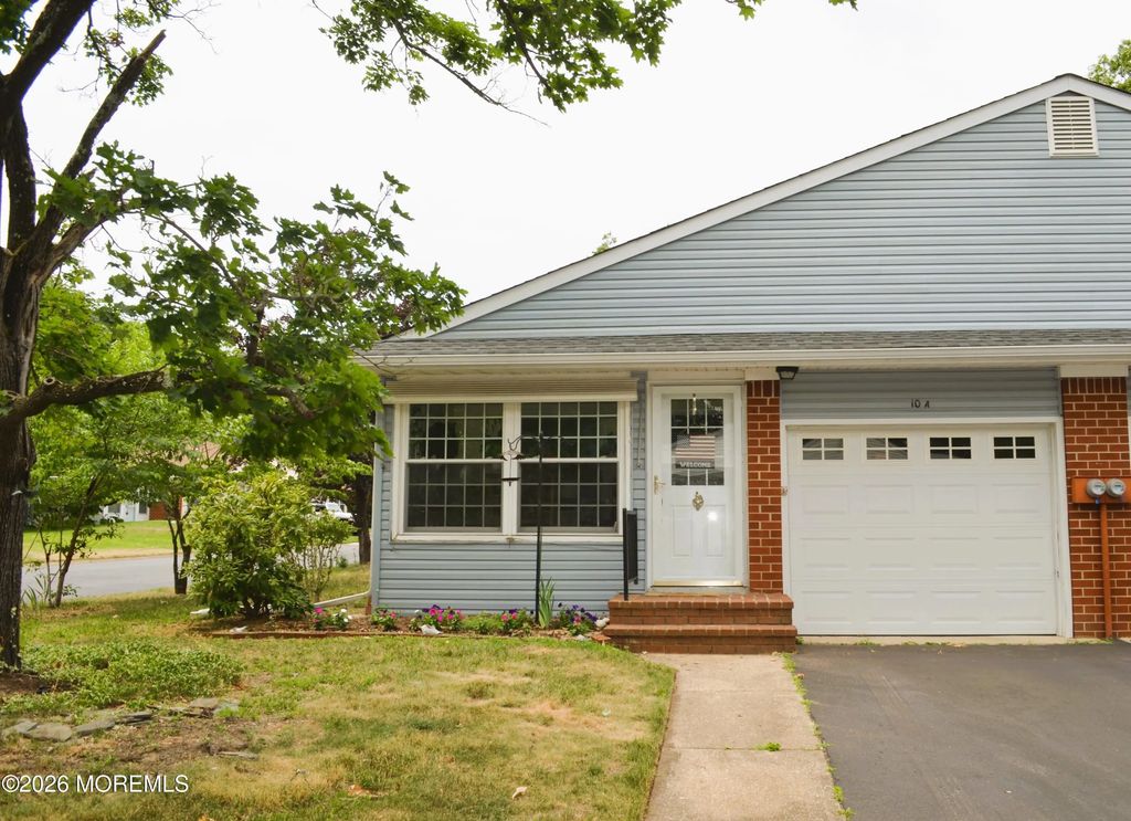 10 A Crocus Lane, Whiting