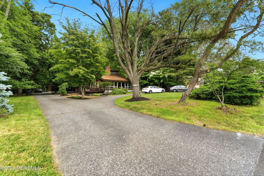 481 E Freehold Road, Freehold
