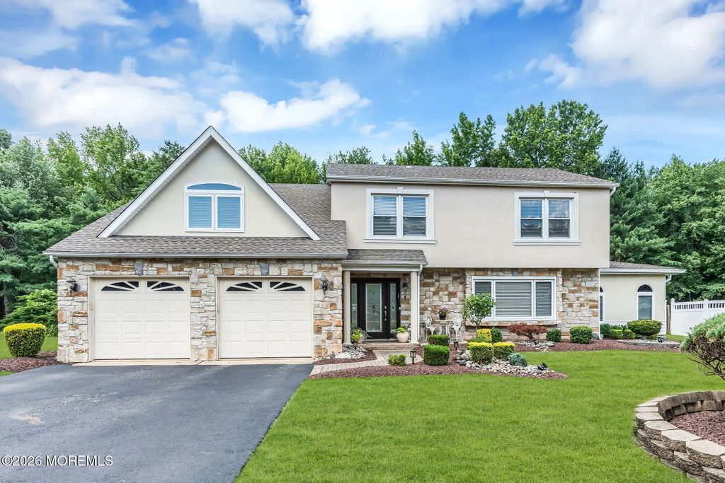 28 Devon Drive, Manalapan