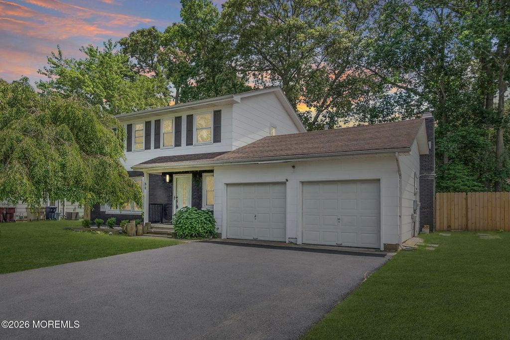 32 Belmont Avenue, Bayville