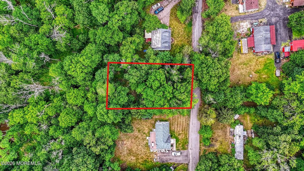 18 Herbert Drive, Manalapan