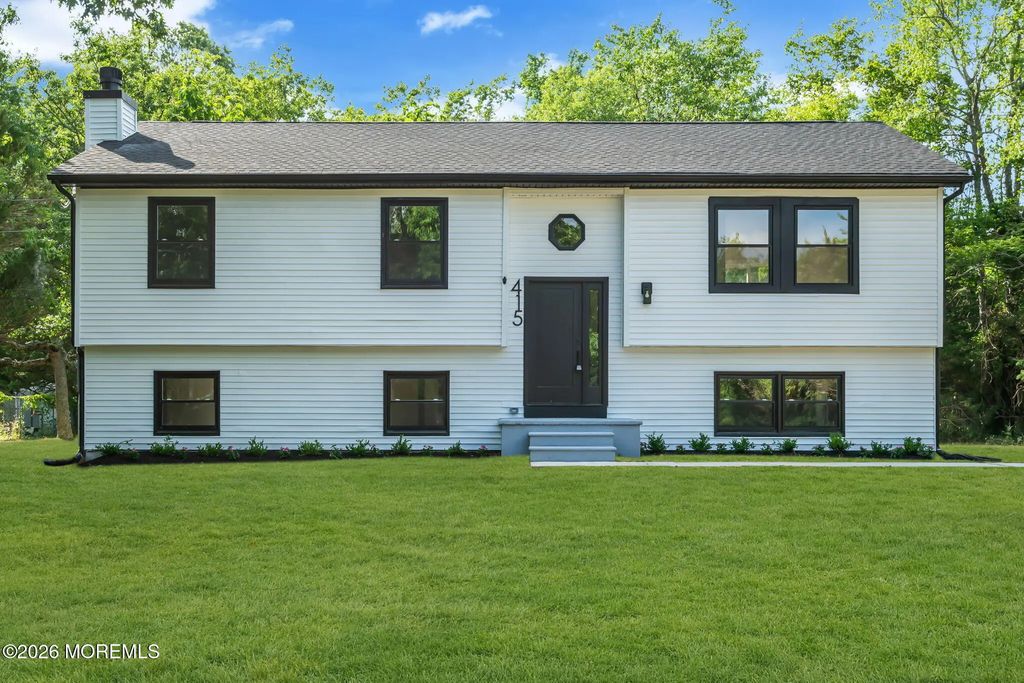 415 S 1st Avenue, Galloway