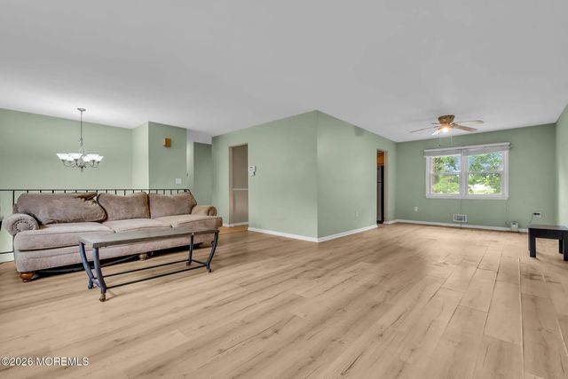 52 Lorelei Drive, Howell