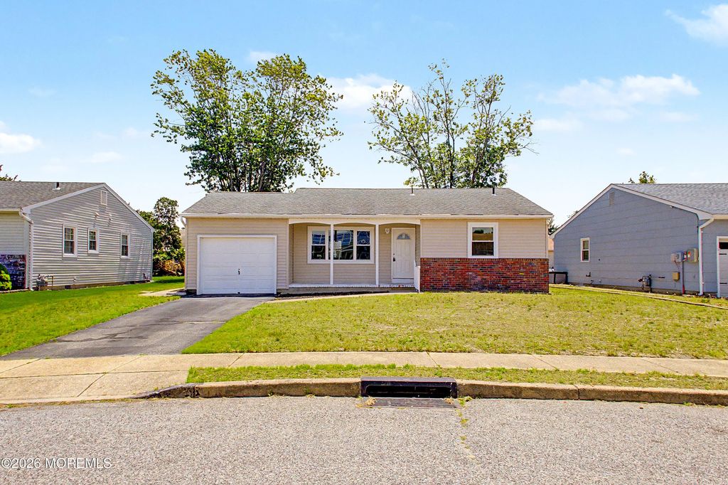 23 Eton Road, Toms River