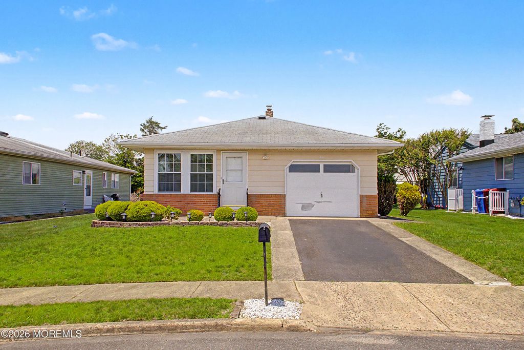 64 Puerto Vallarta Street, Toms River