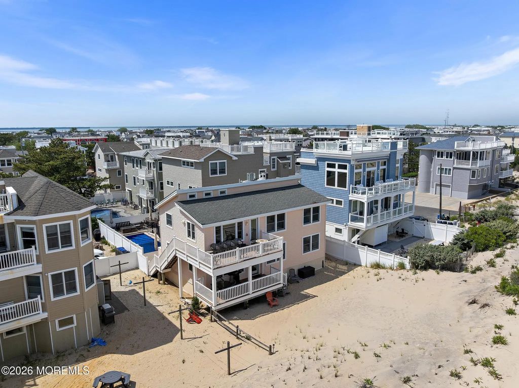 228 E 15th Street, Long Beach Twp