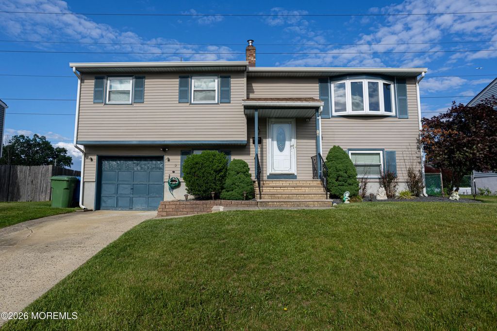 10 Schmitt Street, Sayreville