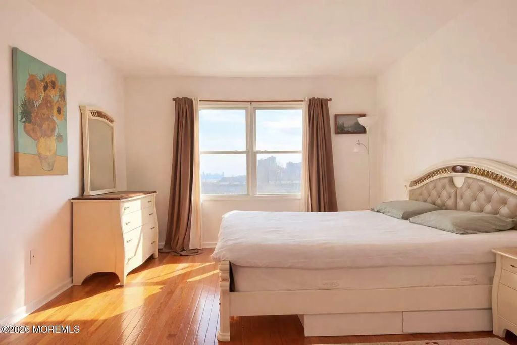 330 Promenade 330, Edgewater