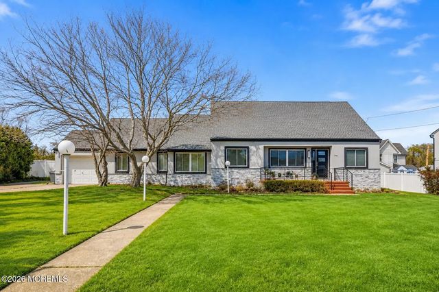 970 Van Court Avenue, Long Branch