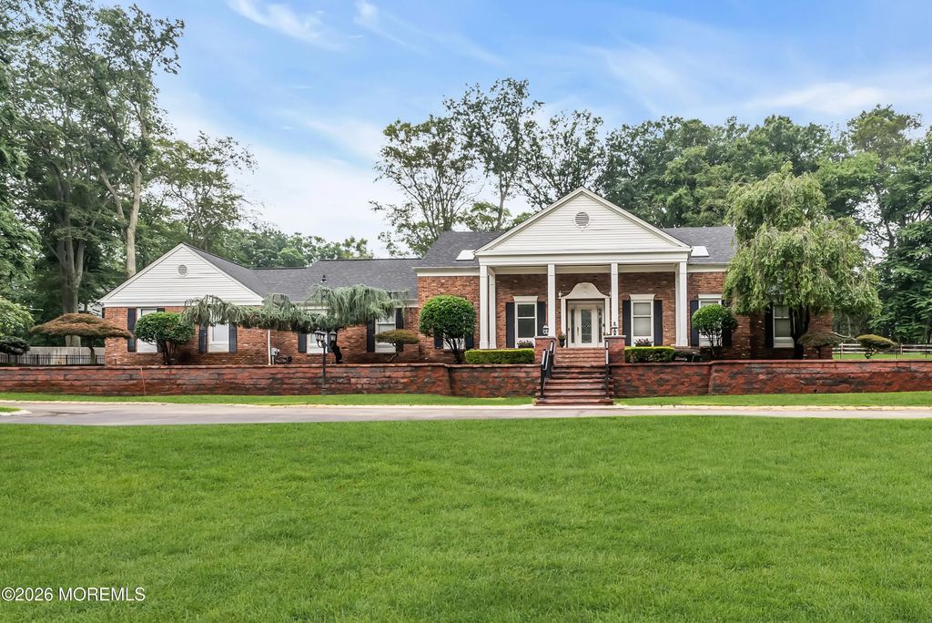 6 Deep Wood Lane, Colts Neck