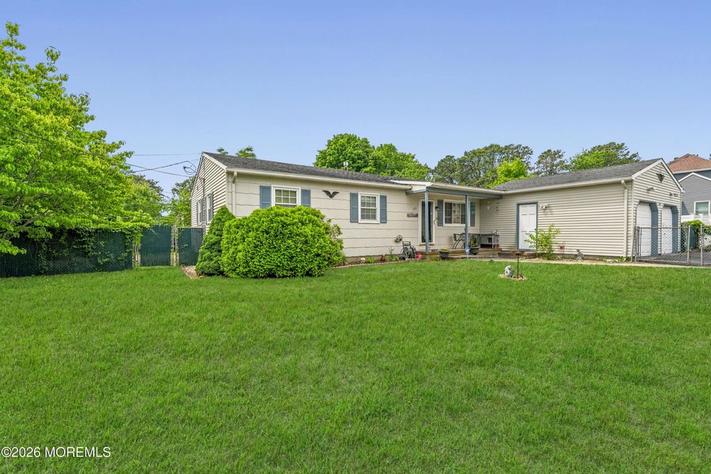 740 10th Avenue, Toms River