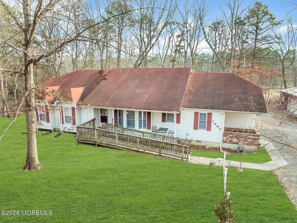 1097 S Lakewood Farmingdale Road, Howell