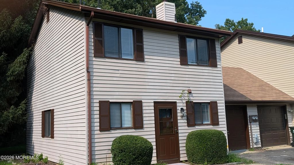 13 Wren Way, Howell