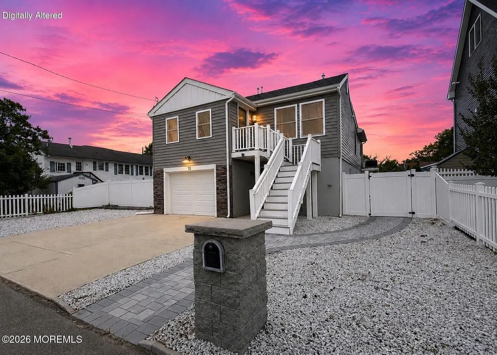 10 Pine Tree Road, Toms River