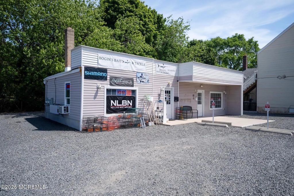 11 E Main Street, Tuckerton