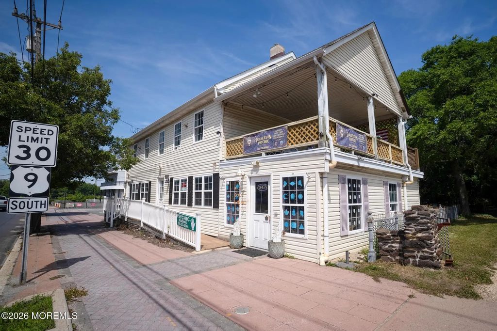 17 E Main Street, Tuckerton