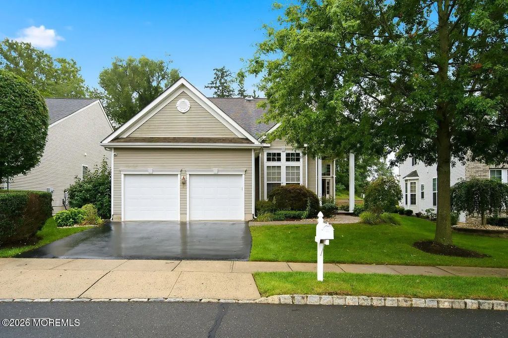 6 Arcaro Road, Manalapan