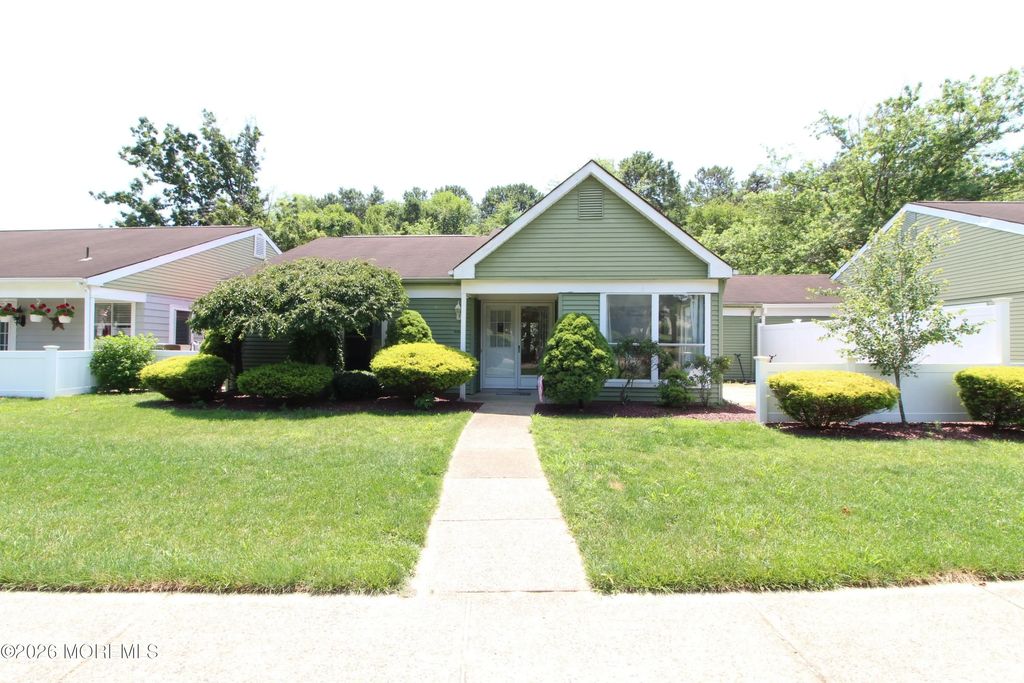 680b Huntington Drive, Manchester