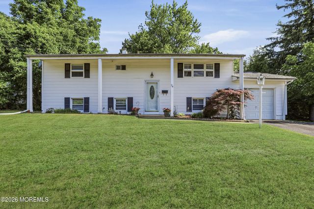 26 Newport Drive, Howell